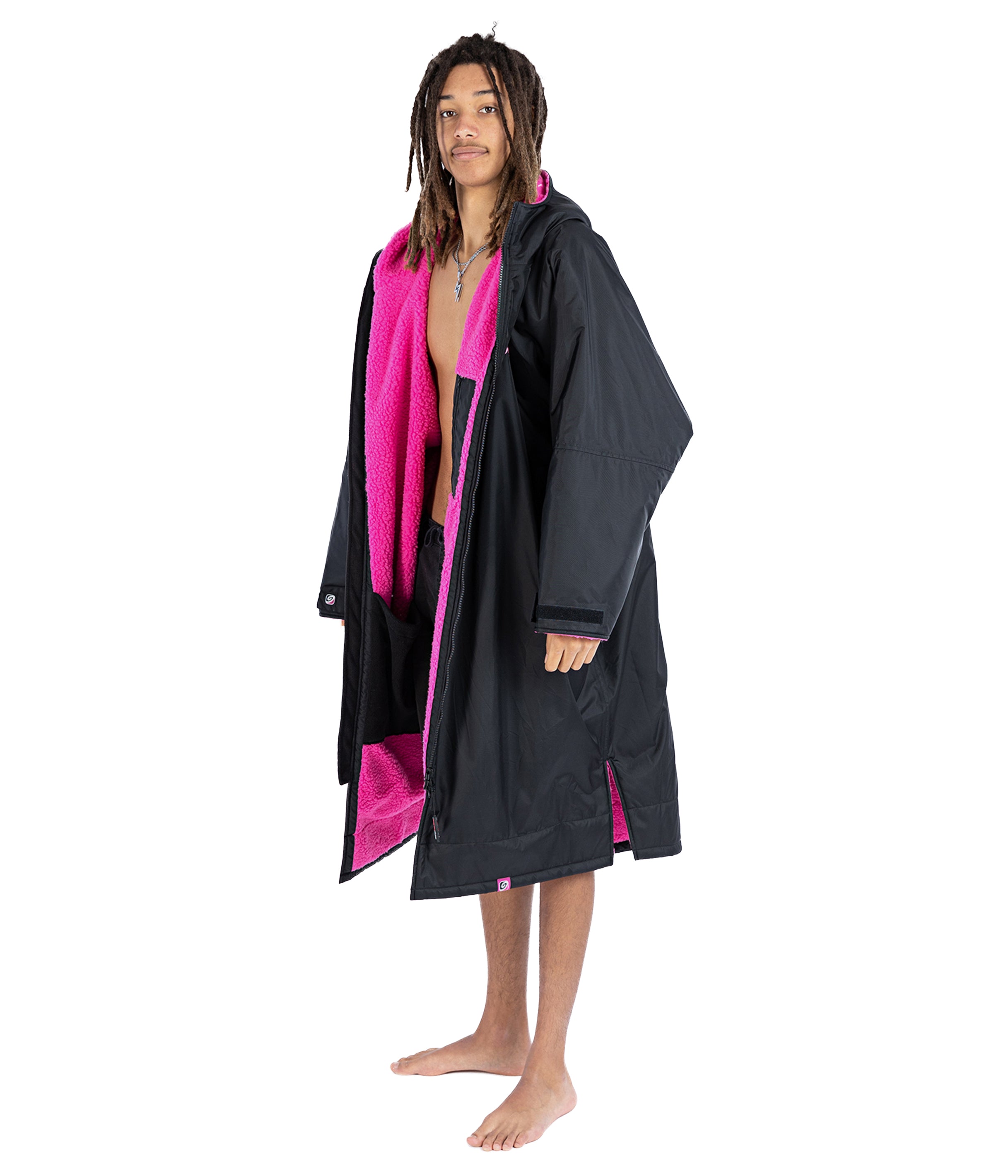 dryrobe Advance Long Sleeve | Black/Pink modelled