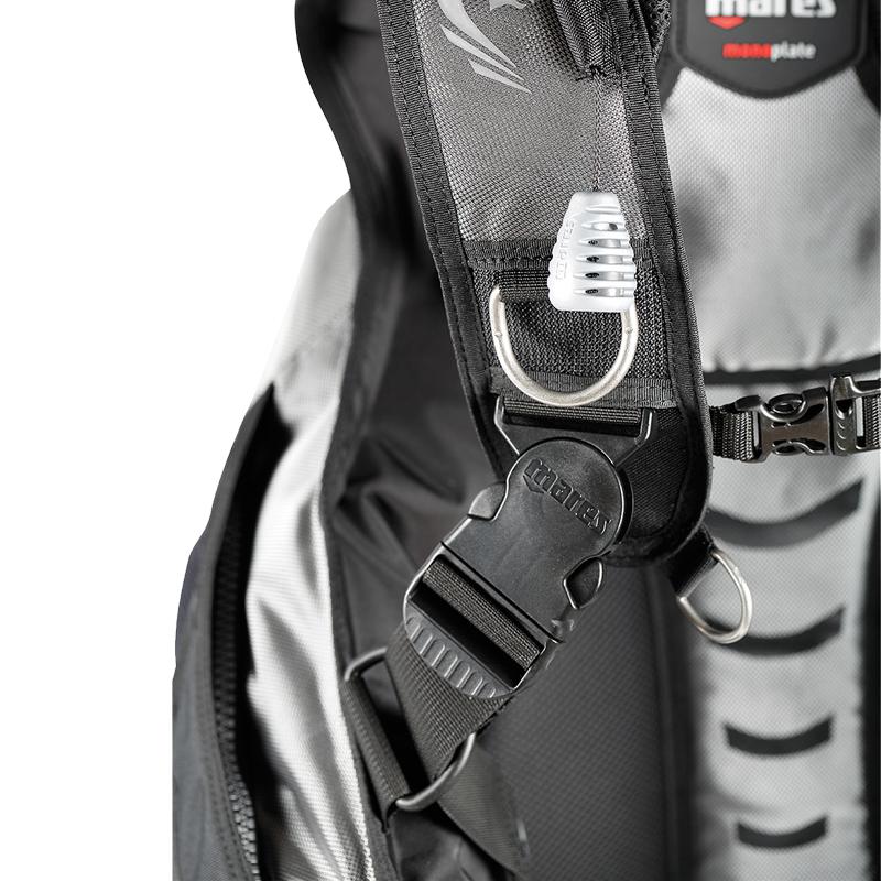 Mares Kaila SLS BCD | Swivel Shoulder Strap Connection Clip