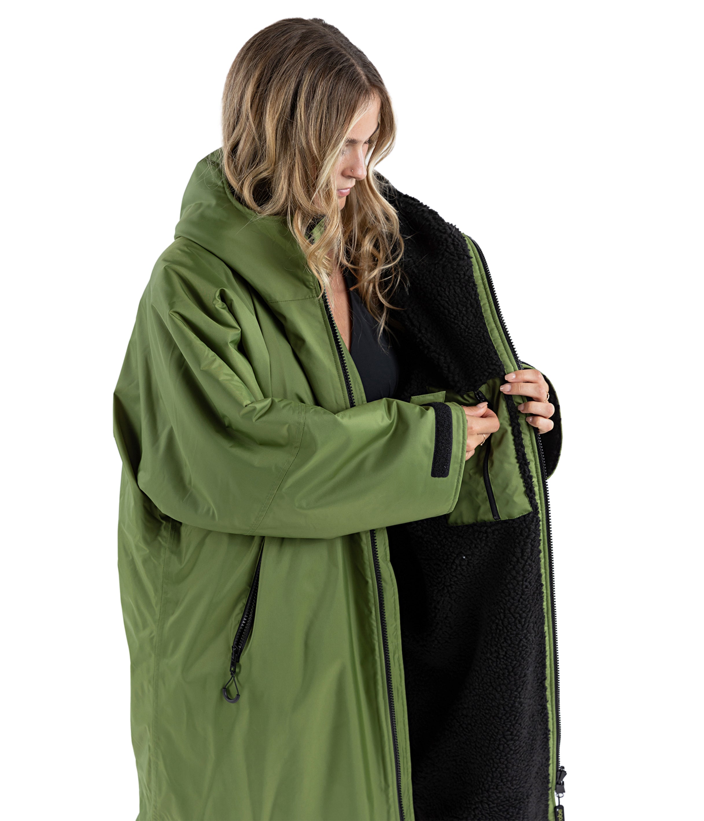 dryrobe Advance Long Sleeve | Forest Green/Black modelled showing fleece lining and internal zipped pocket