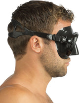 Cressi Big Eyes Evo Mask | Modelledside view showing the angle of the lenses