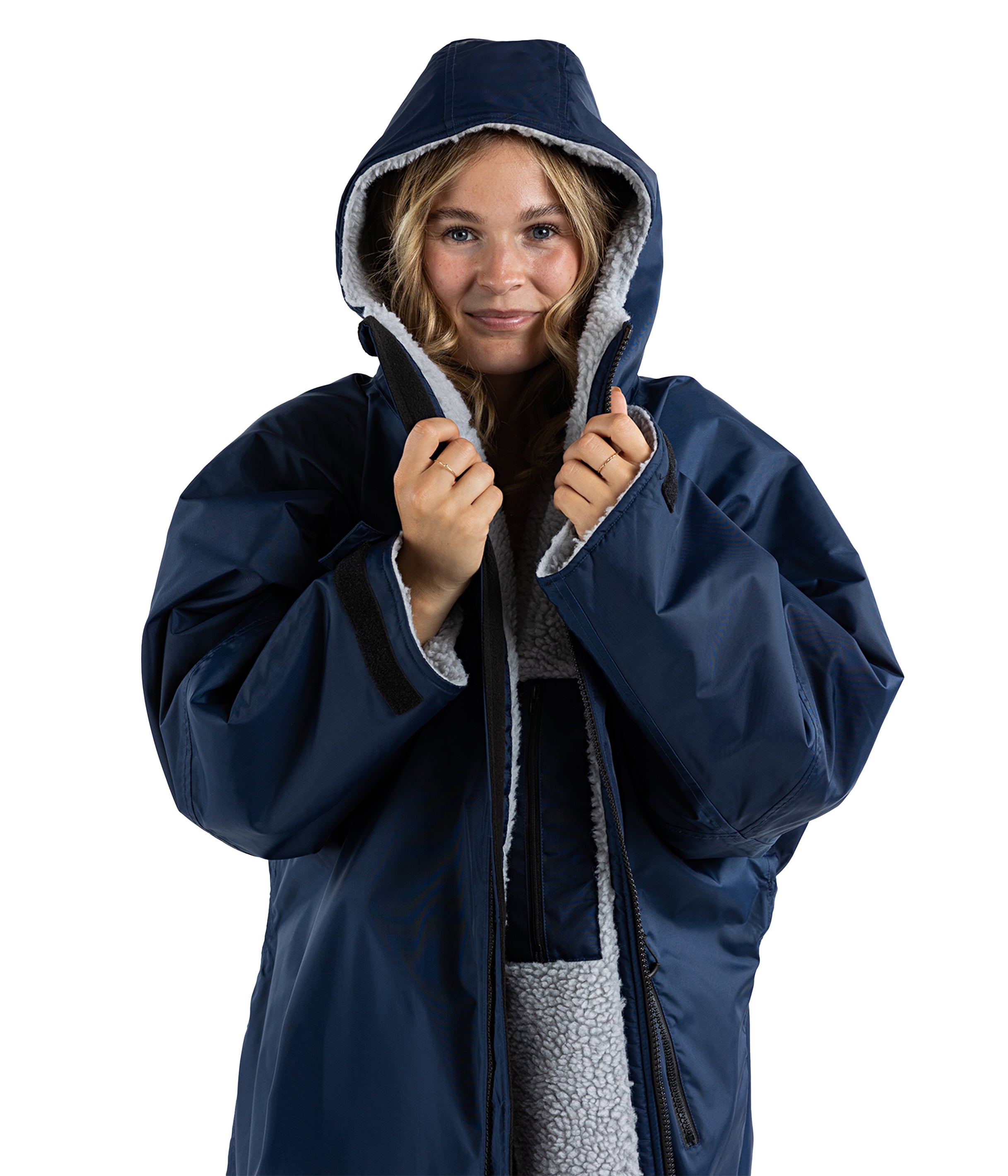 dryrobe Advance Long Sleeve | Navy/Grey modelled hood up