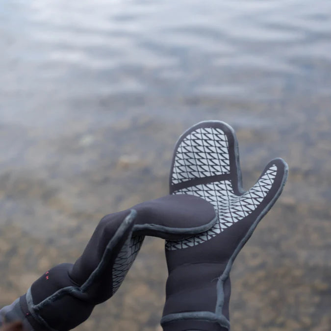Zone3 Neoprene Thermo Tech Warmth Swim Mitts in use