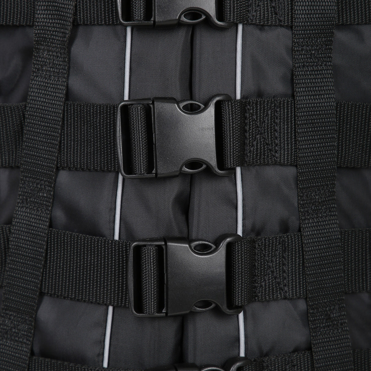 Typhoon Solva 50N Ski Buoyancy Aid | Buckle Detail