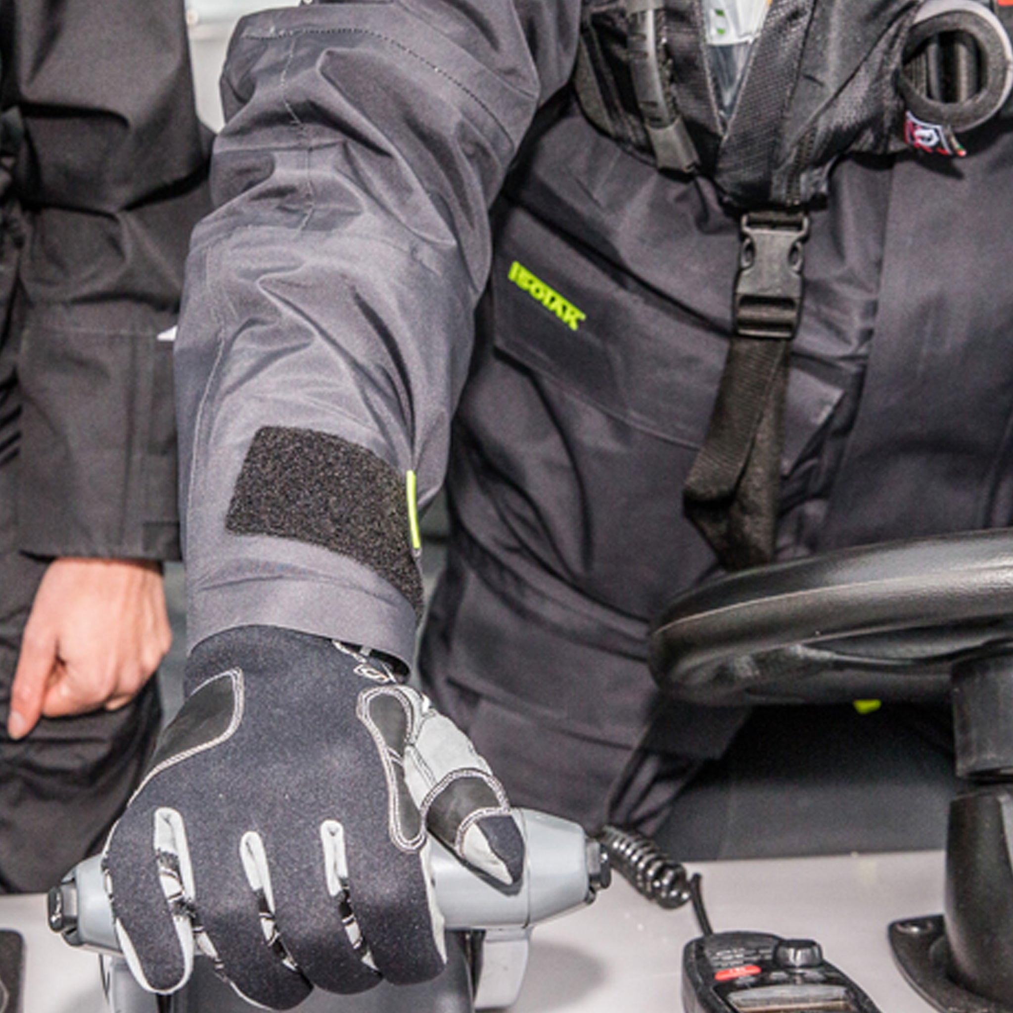Crewsaver Tri-Season Junior Sailing Gloves for greater protection
