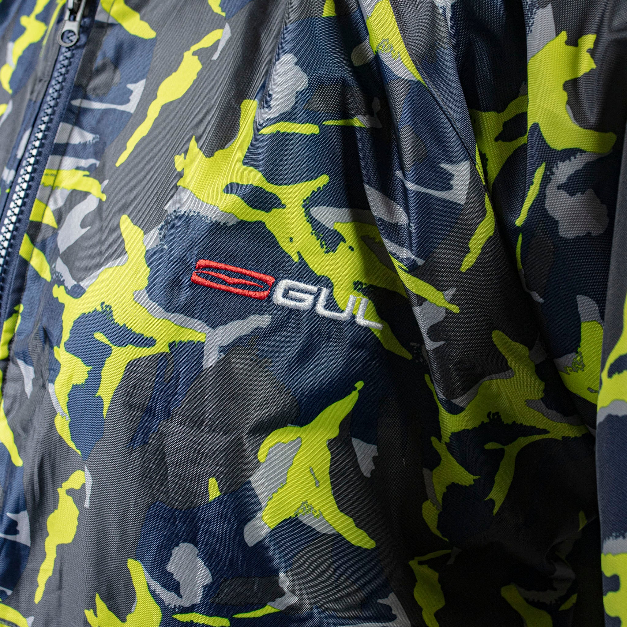 Gul Junior EVORobe Hooded Changing Robe Camo |  Front Detail