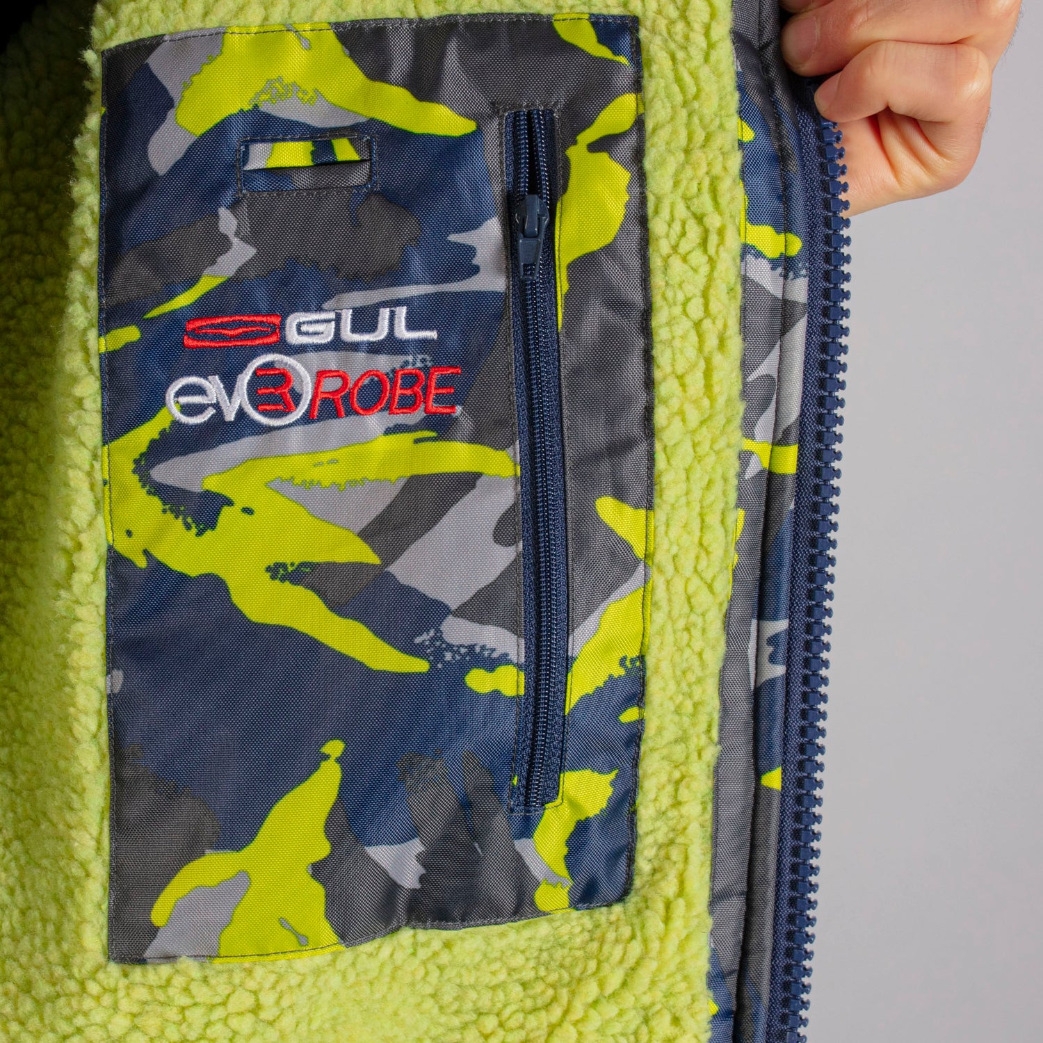 Gul Junior EVORobe Hooded Changing Robe Camo | Inside Pocket Detail