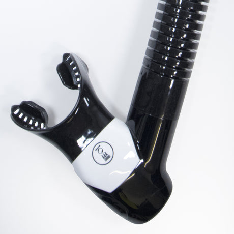 Fourth Element Splash Semi-Dry Snorkel | Mouthpiece detail